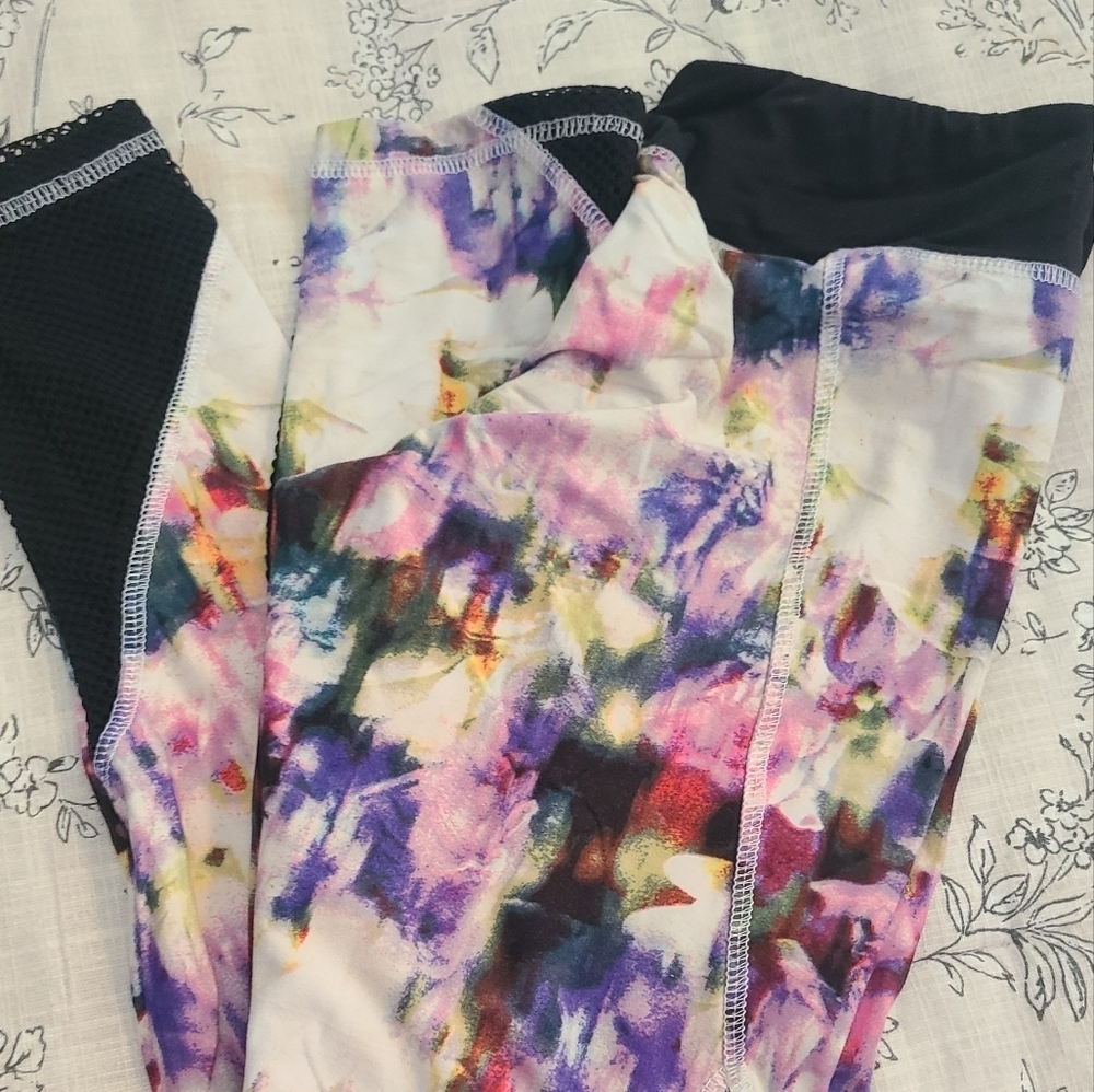 Cute Leggings by Hot Kiss sz small - Picture 7 of 7